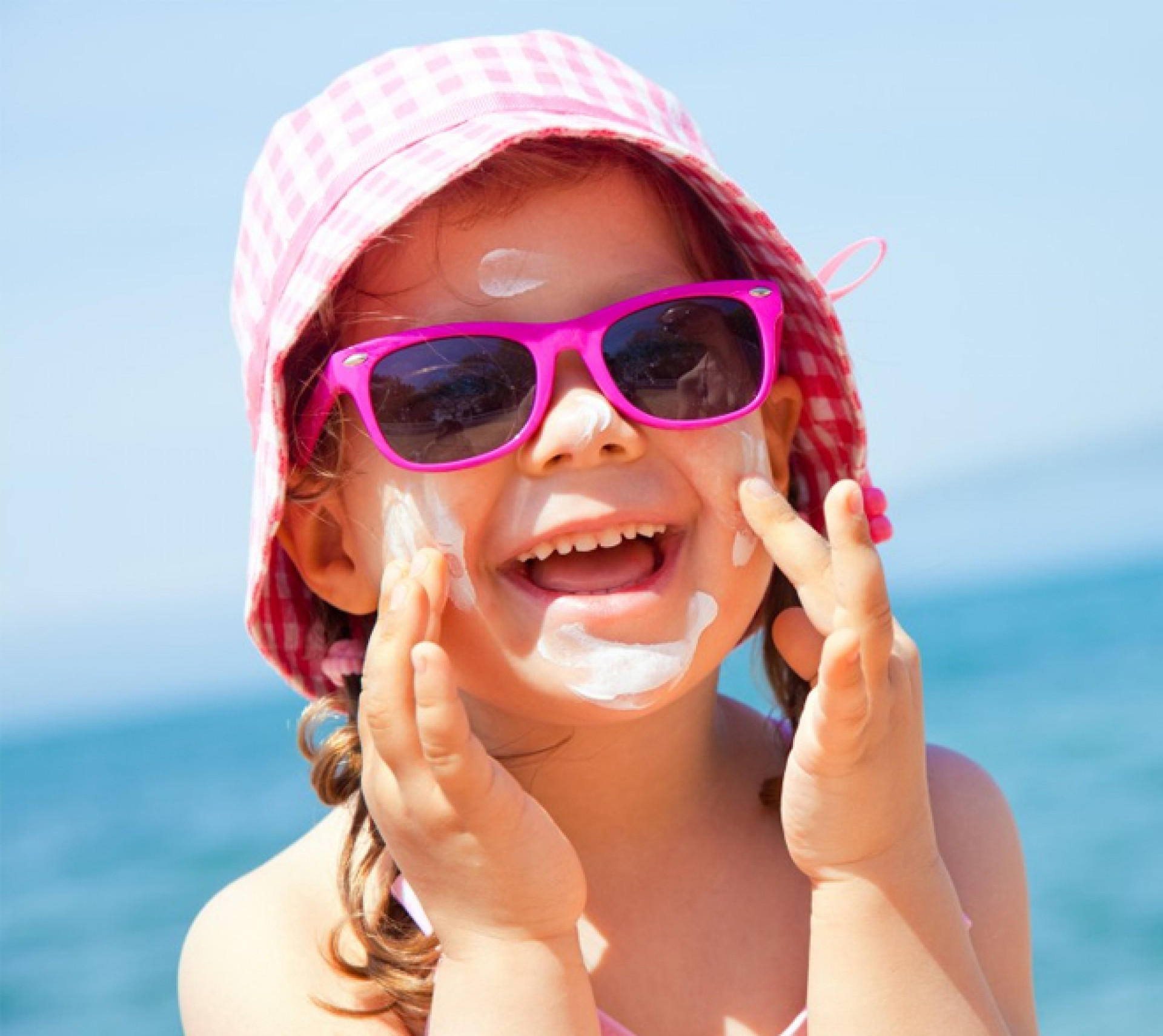 Чи потрібні дітям сонцезахисні окуляри?