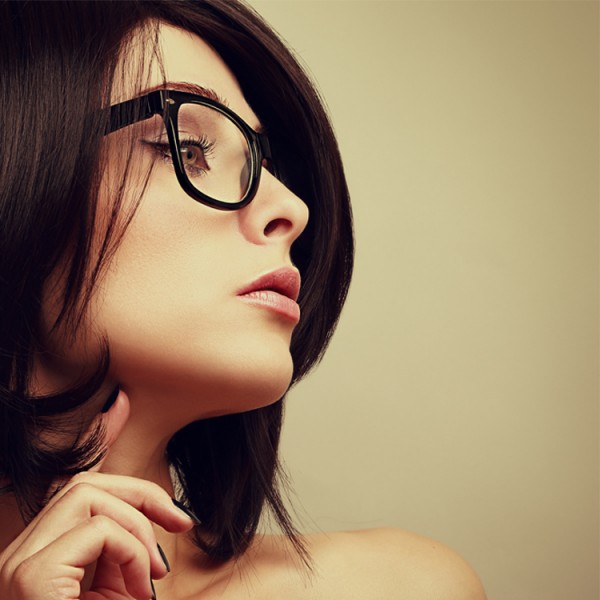 Які лінзи краще вибрати для окулярів - скляні чи пластикові?